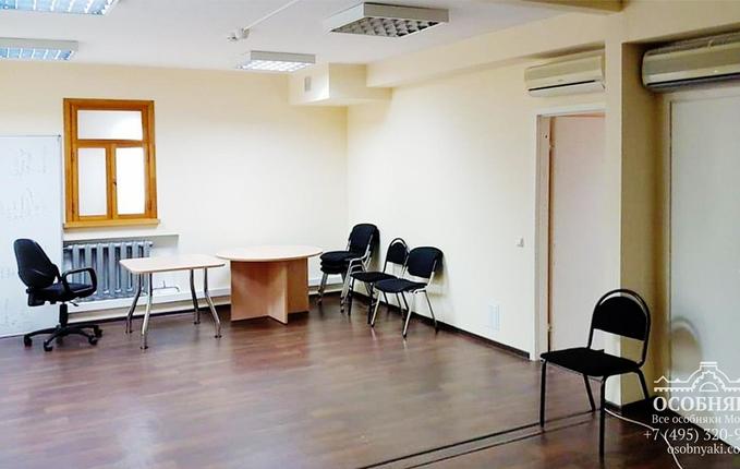 в Пуговишниковом переулке, 11, площадь 1508 м