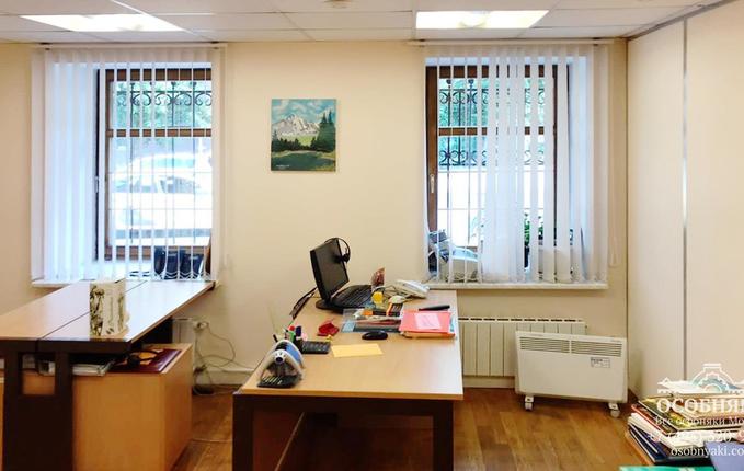 на Николоямской улице, 50с1, площадь 1033 м