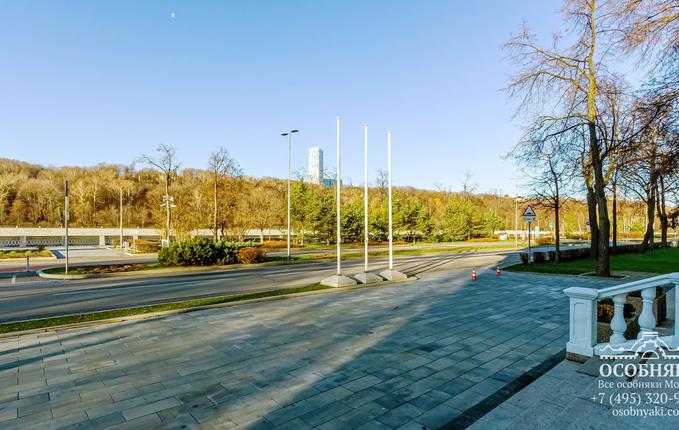 на улице Лужники, 24с17, площадь 2650 м