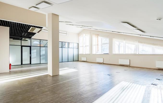 на улице Лужники, 24с17, площадь 2650 м