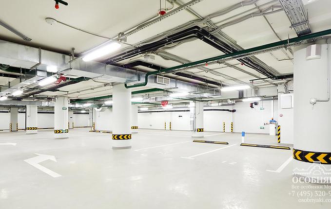 на Севастопольском проспекте, 10, площадь 3825 м