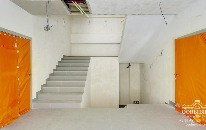 в Воротниковском переулке, 8, площадь 645 м