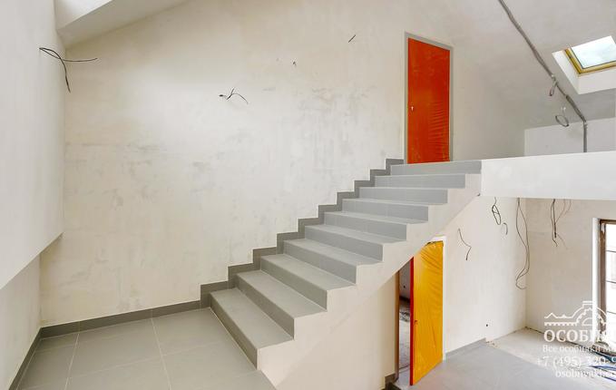 в Воротниковском переулке, 8, площадь 645 м