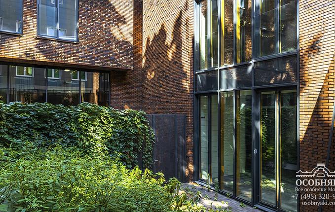 на улице Бурденко, 3, площадь 549 м