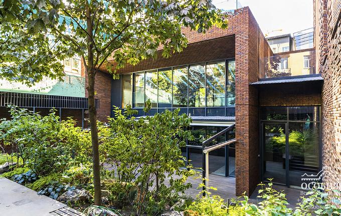 на улице Бурденко, 3, площадь 549 м