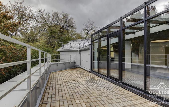 на улице Спиридоновка, 9, площадь 1672 м