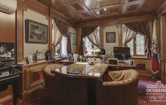 на улице Спиридоновка, 9, площадь 1672 м