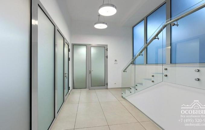 на улице Спиридоновка, 9, площадь 1672 м