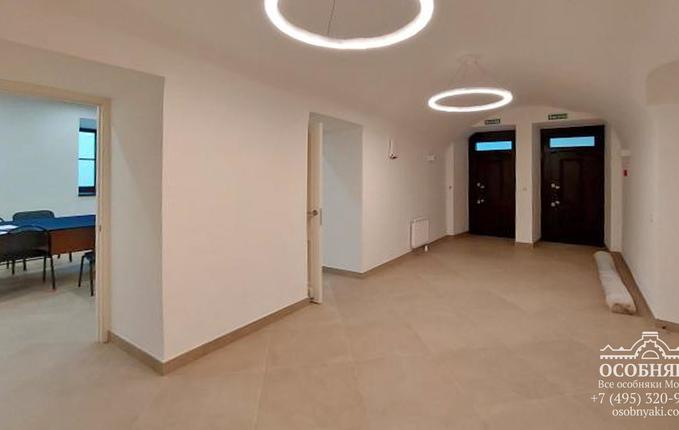 в Лаврушинском переулке, 11, площадь 515 м