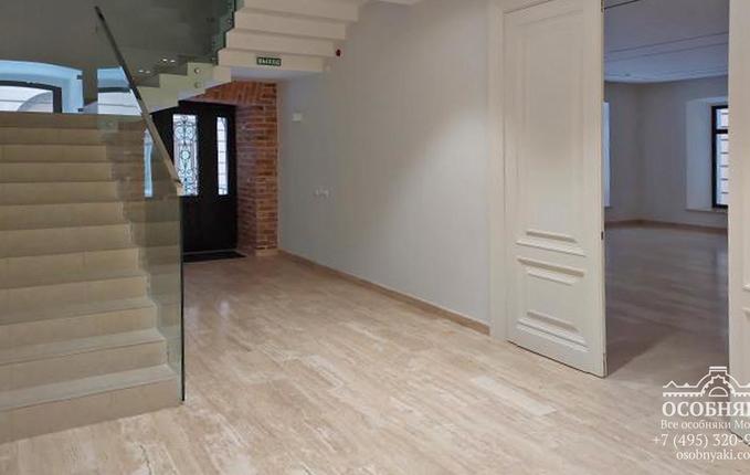 в Лаврушинском переулке, 11, площадь 515 м