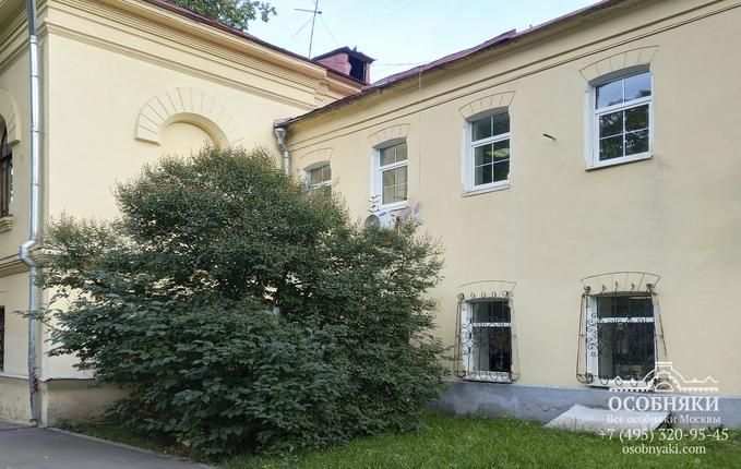 в Сыромятническом проезде, 8, площадь 1044 м