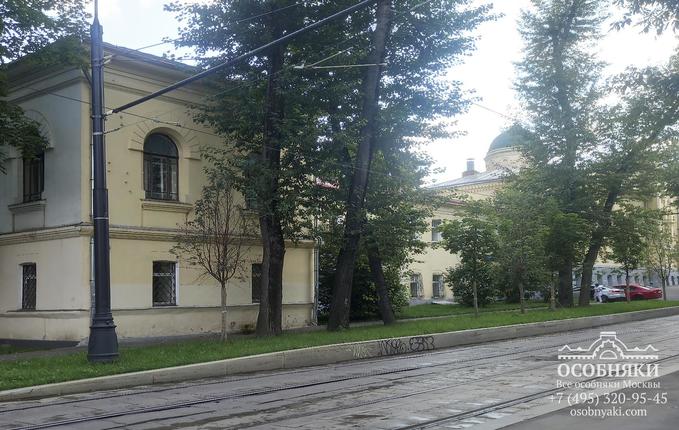 в Сыромятническом проезде, 8, площадь 1044 м