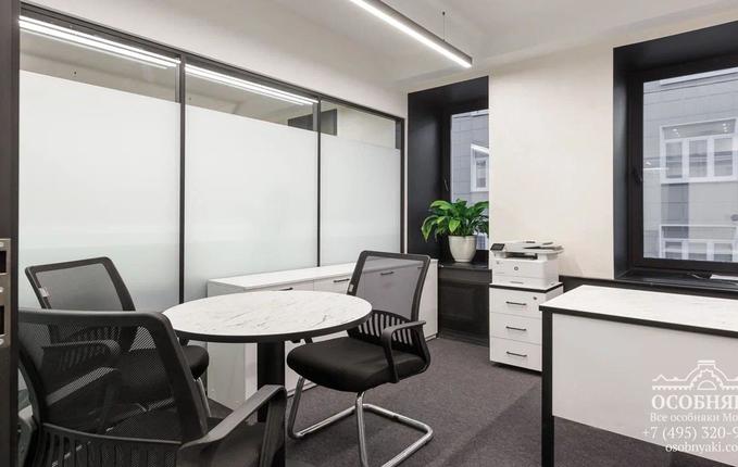 в Среднем Каретном, 7, площадь 951 м