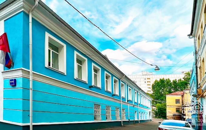 на Бакунинской улице, 10-12, площадь 650 м