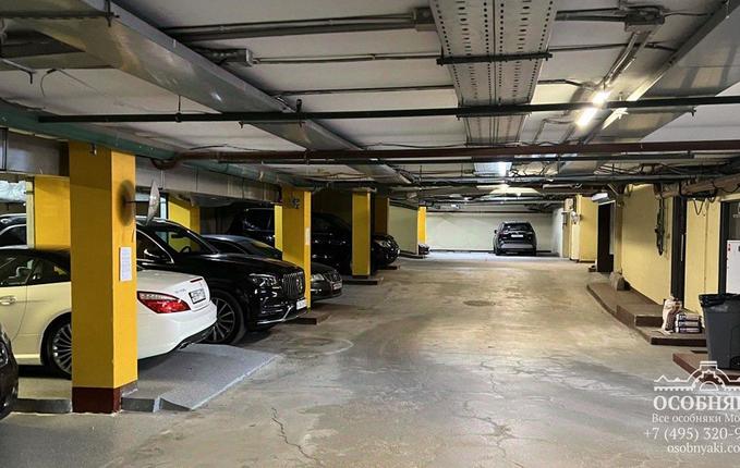 на Андреевской набережной, 1с8, площадь 877 м