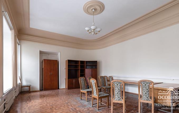 на площади Журавлева, 6, площадь 868 м