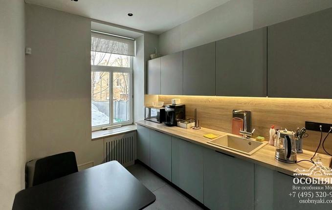 на Пятницкой улице, 54, площадь 966 м