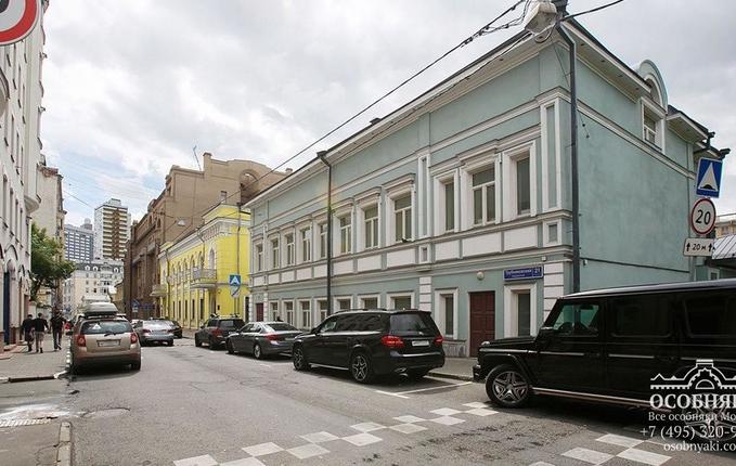 в Трубниковском переулке, 21, площадь 1325 м