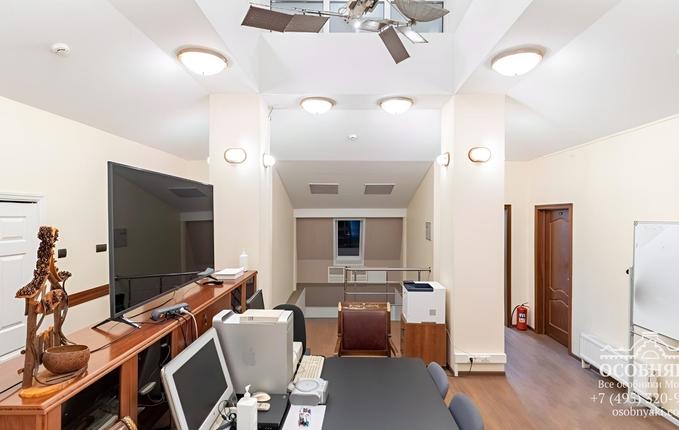 на улице Льва Толстого, 2, площадь 573 м