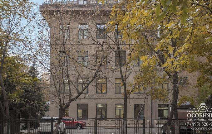 на улице Раевского, 4, площадь 8143 м