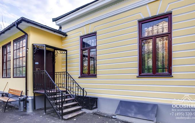 в Голиковском переулке, 11, площадь 380 м