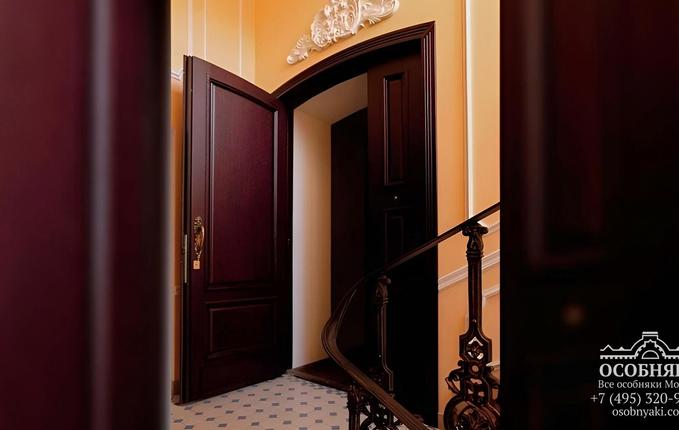 на Пятницкой улице, 49А, площадь 2051 м