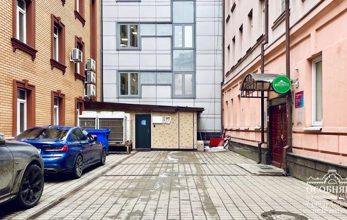 в Известковом переулке, 5, площадь 1675 м