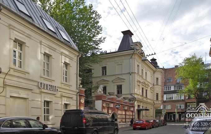 в Большом Харитоньевском переулке, 10/1, площадь 1818 м