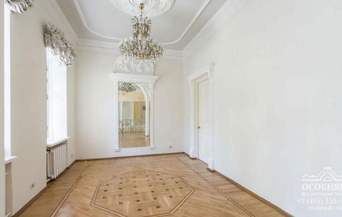 в Коробейниковом переулке, 22с2, площадь 245 м