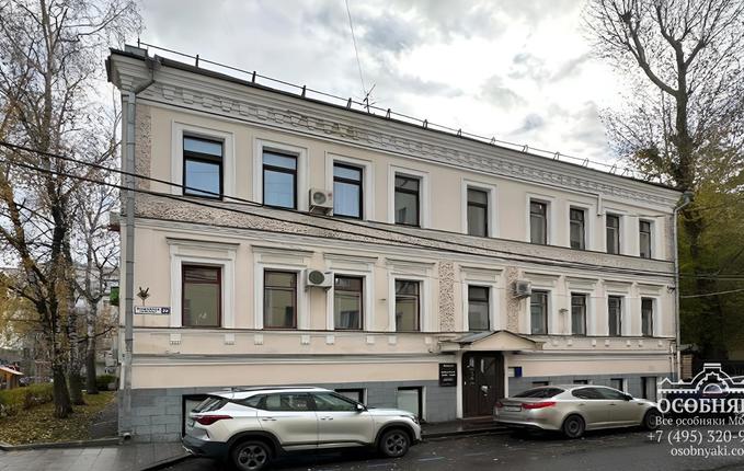 в Пушкарёвом переулке, 22, площадь 418 м