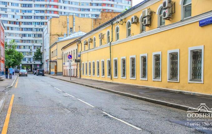 в Малом Татарском переулке, 4, площадь 827 м