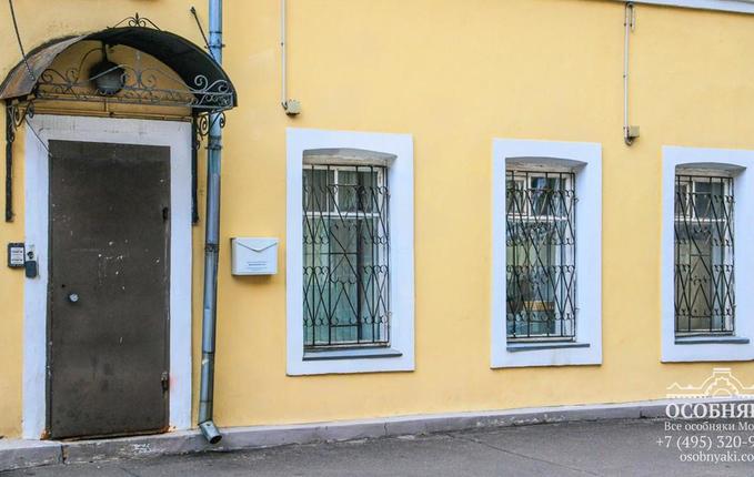 в Малом Татарском переулке, 4, площадь 827 м