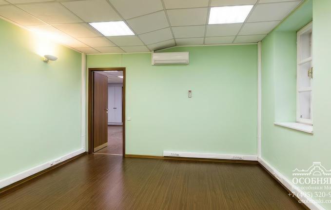 в Большом Сухаревском переулке, 5, площадь 900 м