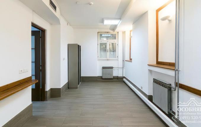 в Большом Сухаревском переулке, 5, площадь 900 м