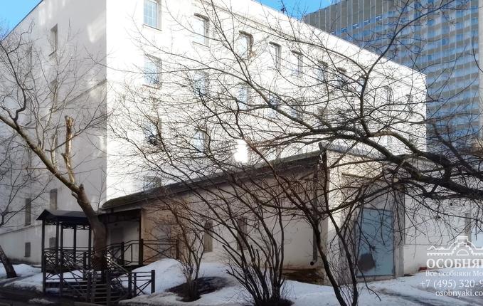 в 1-м Смоленском переулке, 7, площадь 2200 м