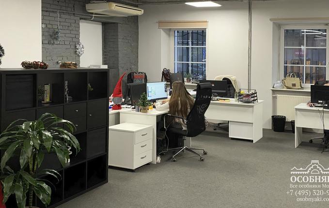 на улице Бахрушина, 10, площадь 1063 м