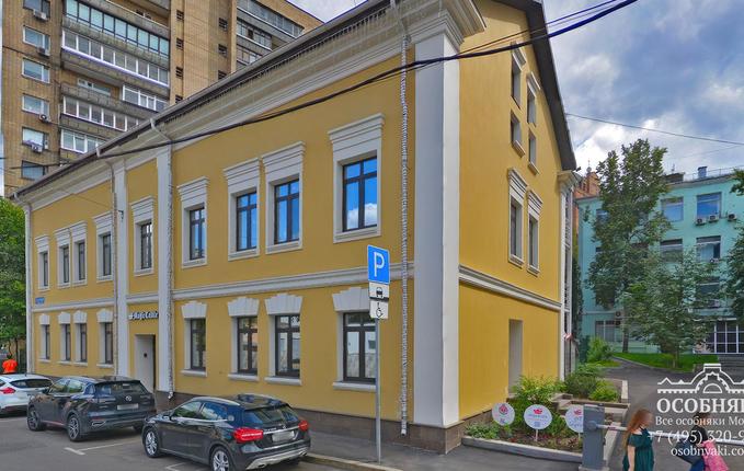 в 1-м Хвостовом переулке, 11, площадь 1000 м