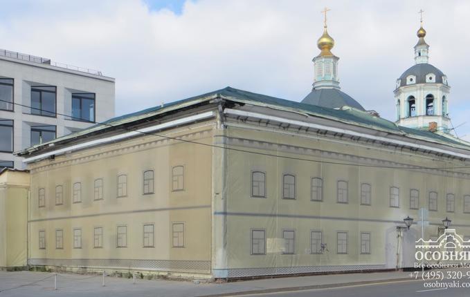 на Раушской набережной, 28, площадь 720 м