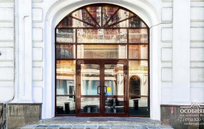 на улице Кузнецкий мост, 4, площадь 1703 м