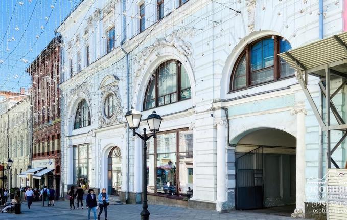 на улице Кузнецкий мост, 4, площадь 1703 м