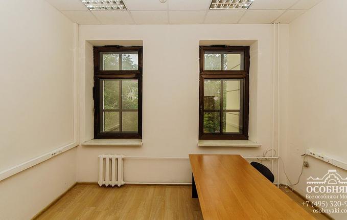 на Боровой улице, 18, площадь 1303 м