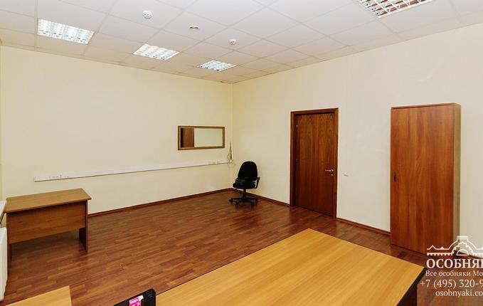 на Боровой улице, 18, площадь 1303 м