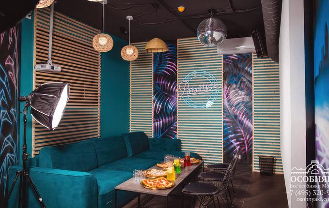 на площади Киевского Вокзала, 2, площадь 722 м