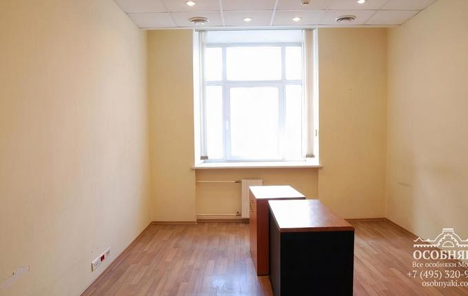 в Тихвинском переулке, 11, площадь 5036 м