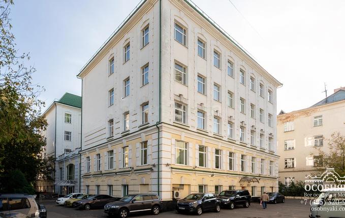 в Тихвинском переулке, 11, площадь 5036 м