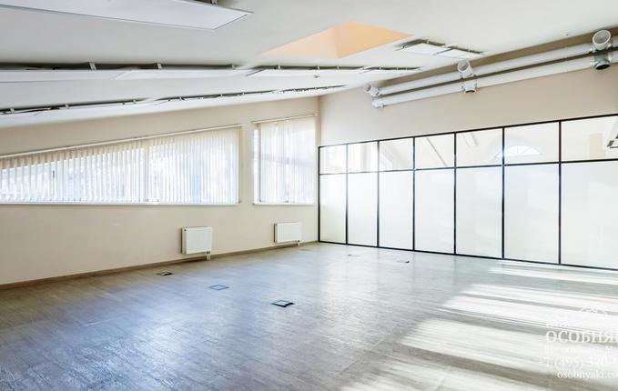 на улице Лужники, 24с17, площадь 2650 м