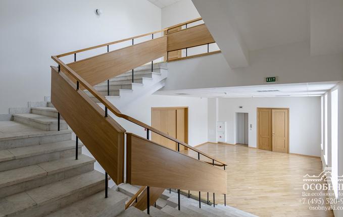 в Скатертном переулке, 14, площадь 1368 м