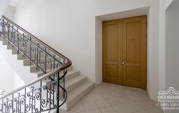 в Скатертном переулке, 14, площадь 1368 м