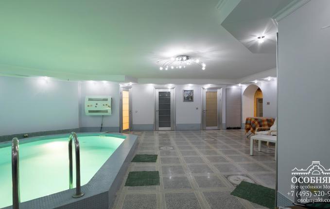 на улице Сурикова, 12, площадь 560 м