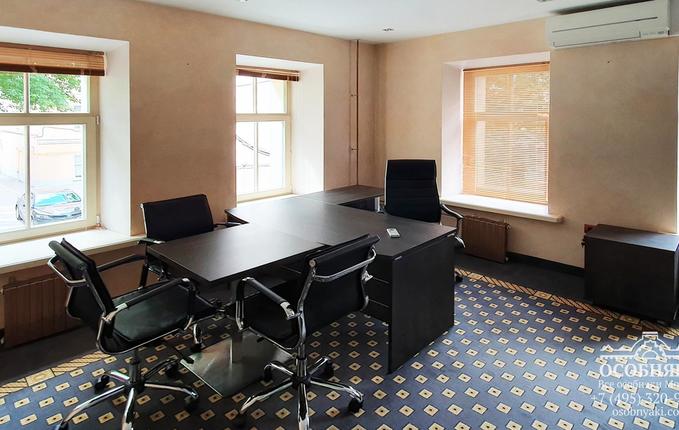 в Лиховом переулке, 4, площадь 502 м